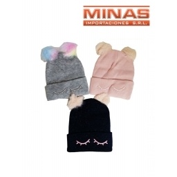 GORRO OJITOS CON DOS POMPONES.